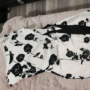 Just Taylor ruching on side panel floral dress